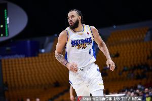予取予求！麦基16分钟9中6拿到17分4板 罚球5中4
