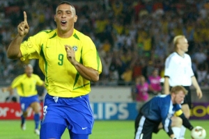 大罗谈阿福头：半决赛前受伤，所以用发型分散媒体和对手注意力