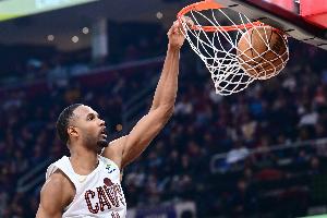 莫布里：我们现在不是球队最佳状态 但心态是对的知道必须进步