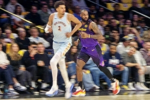 若季后赛马刺VS湖人谁赢？王仕鹏：马刺4-3胜 打球人多且冲击力强