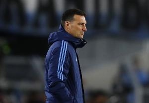 斯卡洛尼：希望梅西能够参加世界杯；我续约的事未来再边走边看