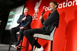 克洛普与达格利什等红军传奇共聚安菲尔德慈善赛特别活动