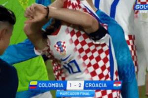 老友重逢！J罗和莫德里奇赛后交换球衣，聊了许久