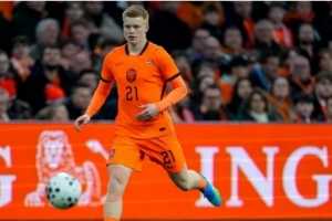 荷兰小将斯密特谈国家队首秀：这段经历我绝对永生难忘