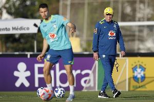 ESPN预测巴西首发：维尼修斯出战成疑，马丁内利可能替代他