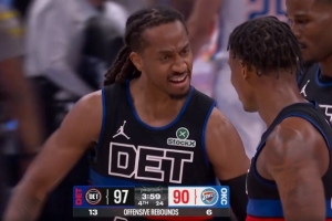 完全起势了！詹金斯三分再中 活塞领先7分打停雷霆