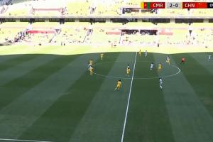 媒体人热议国足0-2落后：8年没和欧非拉美比赛，节奏完全不适应