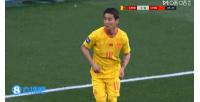 9分钟连丢2球！国足0-2落后喀麦隆，对手后点无人盯防爆射破门