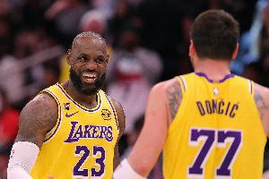 NBA官方：若明日湖人赢球或太阳输球 湖人将锁定季后赛+赛区冠军