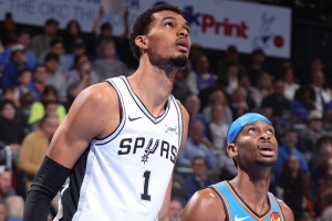 安东尼：我很喜欢文班也欣赏其表现 但亚历山大已经将MVP收入囊中