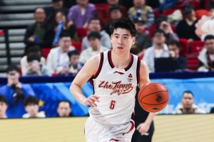 下半场站出来了！程帅澎15中5得12分2助2断 下半场10分&正负值+19