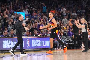 奥特谈先发安排：考虑到了狄龙的作用 我们很认可吉莱斯皮的表现