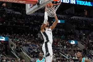 无需打太久！文班单赛季3次出战不到30分钟砍下40+ 历史最多