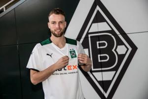 记者：门兴中卫弗雷德里希今夏自由身离队，多家俱乐部询问情况