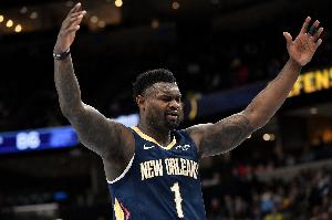 迈克·布朗：锡安在突破方面处于另一个层次 五人到位也很难限制