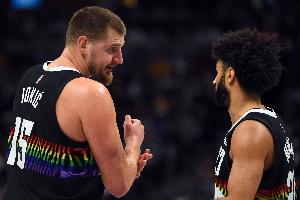 最佳双人组？掘金7连胜约基奇场均23.3+15.3+13 穆雷30.7分6.9助