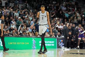 文班：球队氛围融洽状态积极 大家都清楚各自定位打得很自如