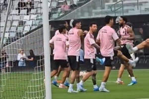 记者：梅西、德保罗已从国家队返回迈阿密，法尔肯雷吉隆恢复合练