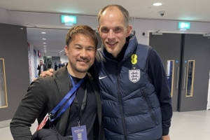 前日本国脚冈崎慎司社媒晒与图赫尔合影：当年在德甲活跃多亏了他