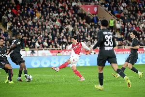 日媒：南野拓实随效力国内联赛的日本队员返日，进行下一步康复