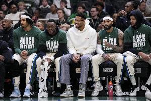 撕破脸？字母哥谈雄鹿让健康的他休战：像扇我的脸 不知如何处理