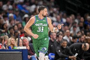 开场就有发挥！克莱首节5中3&三分4中2 独得8分助队追分