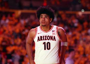 太铁了！亚利桑那热门秀科阿·皮特18投6中 拿到16分11板1断1帽