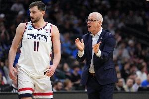 哈士奇冲4年3冠！NCAA疯三：康涅狄格淘汰伊利诺伊 杀进NCAA决赛