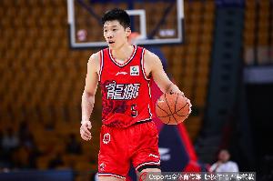 弹无虚发！袁照耀首节6分钟4中4拿到11分 三分3中3