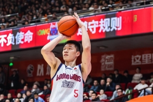 难阻失利！袁照耀11中6拿到20分 三分6中5