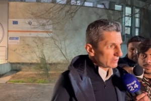 卢切斯库儿子谈父亲病危：情况很艰难，医院会在必要时发布公告