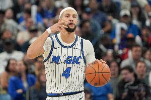 手感冰凉！萨格斯19投仅4中拿11分8助 三分12中3