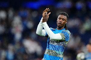 RMC：卡马文加与巴黎接触传闻纯属虚构，球员无意今夏离队