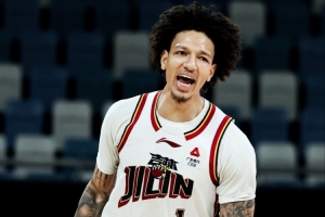 双枪！摩尔&威尔逊合砍55分 威尔逊31分12板8助4断2帽皆全场最高