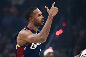 高效输出！莫布里11中9拿下24分6板4助 末节4中4独得10分