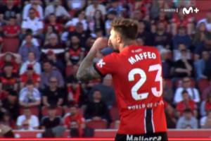 转播方：维尼修斯对马菲奥说“我要杀了你”，后者回怼“爱哭鬼”