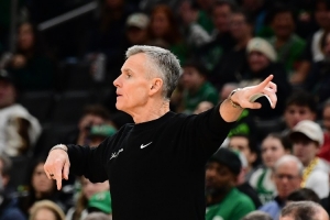 Shams：公牛清洗高层后将在赛季末和多诺万会面 希望极力挽留他