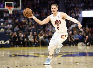 下半场回暖！梅里尔16中7贡献21分 上半场7中1&第三节单节13分