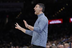 戴格诺特：面对一支不太熟悉的湖人 我们花了一点时间才适应