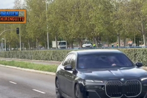 欧冠首回合落败！皇马球员表情严肃抵达训练基地