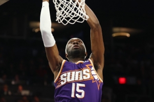 内线很强硬！马威半场5中4&罚球4中4砍12分 抢3前场板&3抢断