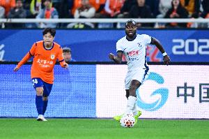 阿奇姆彭：中超有些主场氛围媲美欧冠，尤其是大连，是另一个水平