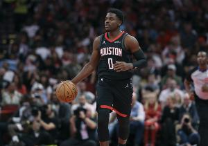 外线有谱！阿隆·霍勒迪连中2记三分 帮助火箭缩小分差打停太阳