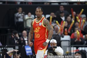 哨声太密！半场广厦20罚18中 山东全队16罚15中