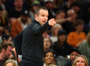 奥特：火箭身体对抗明显占优 进入季后赛会缩短轮换要选对人