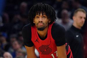 开拓者客战马刺 克雷伊奇&夏普&格兰特&利拉德缺席比赛