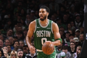 浓眉：绿军是东部争冠热门 塔图姆现在的状态就像从来没缺席过