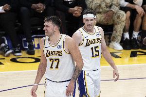 浓眉：东里受伤前我看好湖人的争冠前景 但伤病对他们打击很大