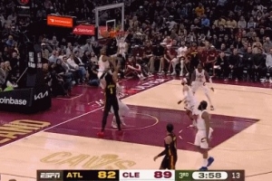 一夫当关！莫布里积极补防 送杰伦·约翰逊遮天大帽