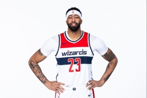 浓眉：我很喜欢队里的年轻球员 下季我们很难再是联盟最差之一了